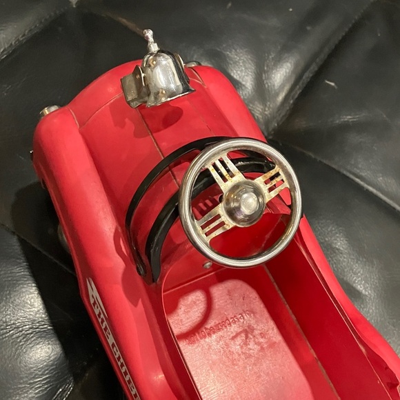 The Chief Fire Dept. Decorative vintage style fire truck - Picture 15 of 16